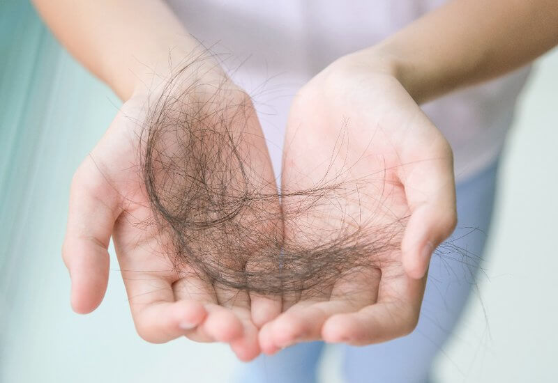 5 bí quyết ngăn rụng tóc hiệu quả, kích thích mọc tóc tại nhà