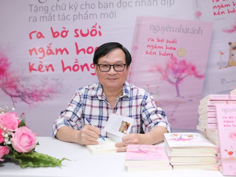 Nguyễn Nhật Ánh - Tác giả của truyện ngắn Mắt biếc. 